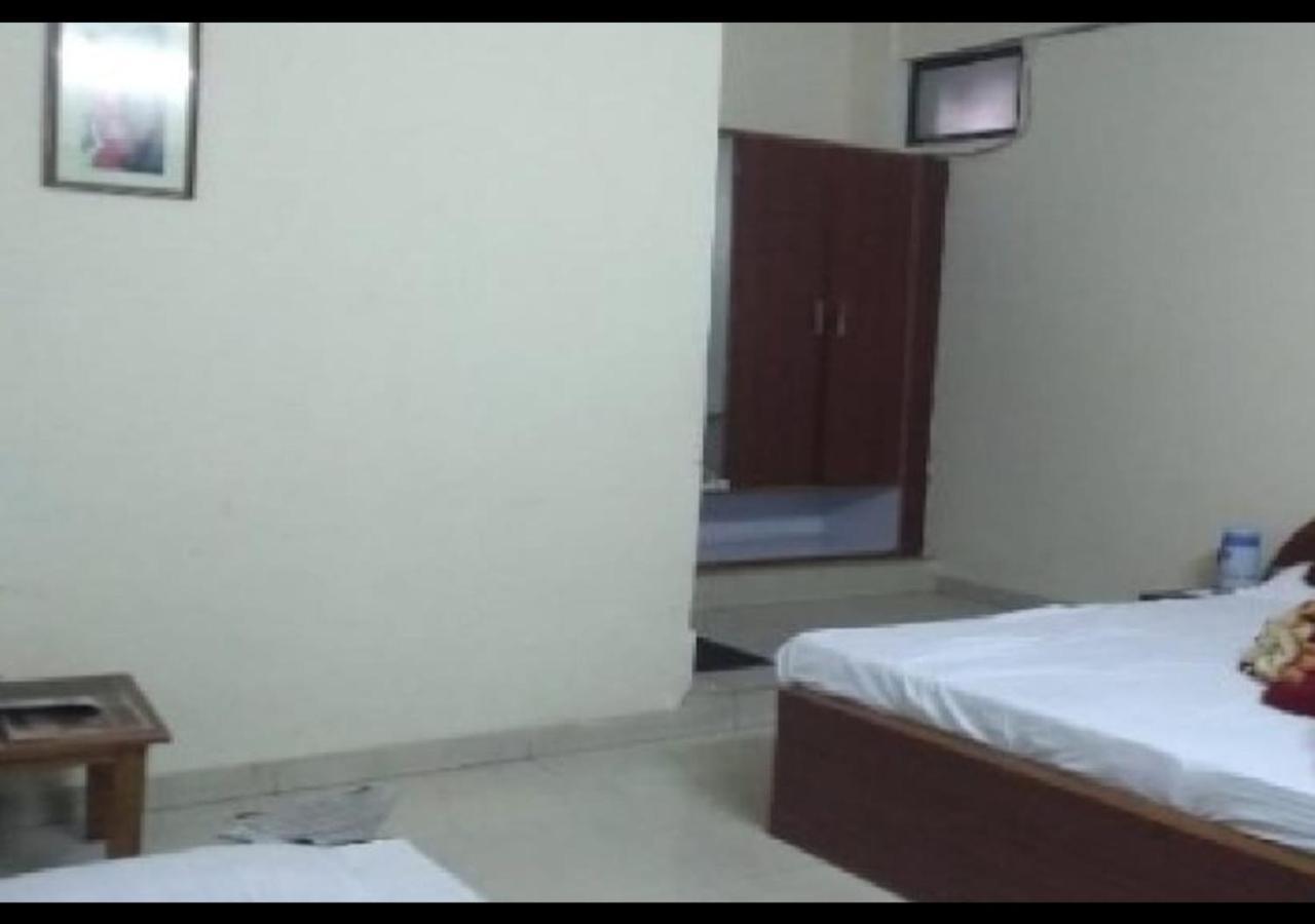 Hotel M. S. Palace By Wb Inn Agra  Bagian luar foto